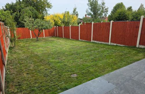 5 Beds 7 guests Private Garden Free Parking - Foto 15