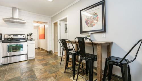 #StayInMyDistrict Hyde Park Bungalow - Photo 4