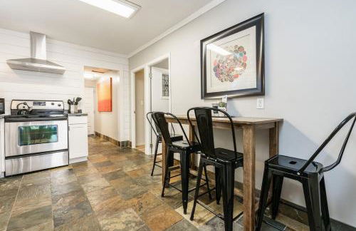 #StayInMyDistrict Hyde Park Bungalow - Photo 4