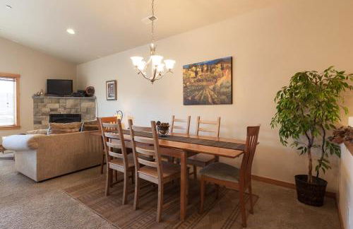 River Scene 30 Day Minimum - Foto 5