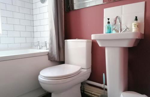 Chester 4 Bedroom House, Contractors & Leisure by Rework Accommodation - Photo 52