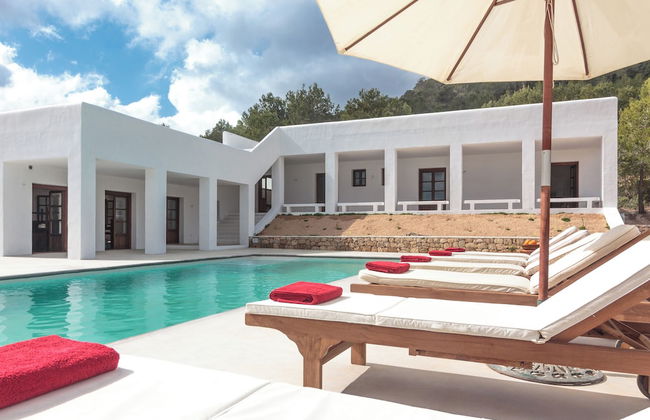 San Josep 6-bed Villa, Sleeps 14, Pool & Sea View - Photo 1