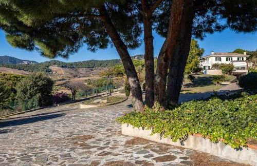 Architectural jewel between sea and mountains - Foto 35