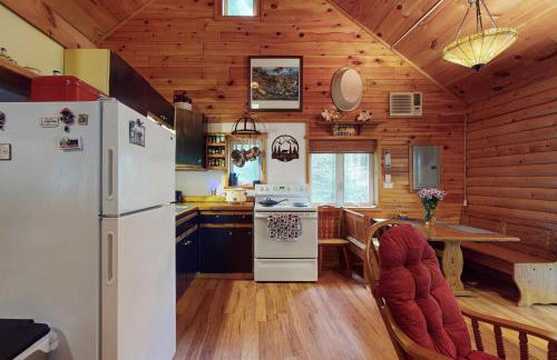 Hemlock Ridge Retreat - Photo 10