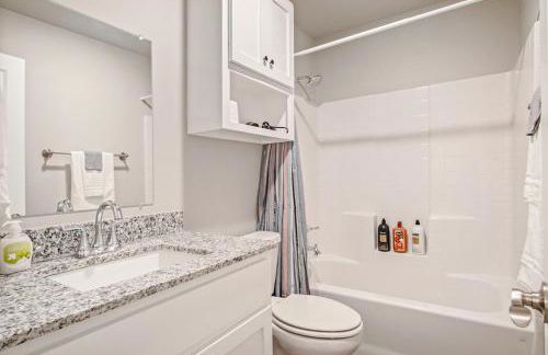 5BR Home Hot tub, fenced backyard #CO - Foto 49