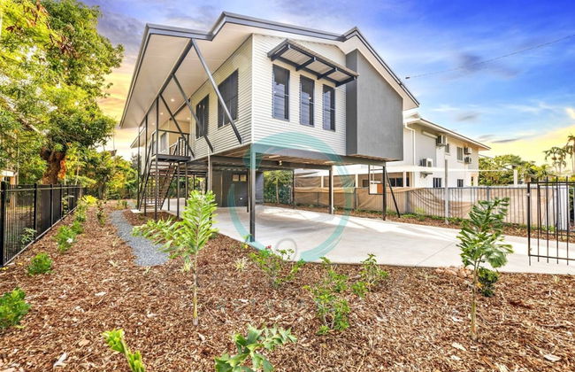 Urbanretreat Modern Outdoor Dining Backyard - Foto 4