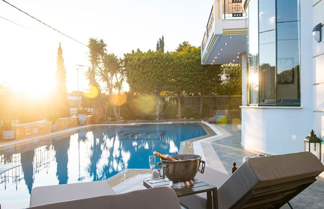 Vouliagmeni Athenian Riviera Villa - Photo 14