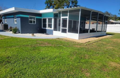 Camp St. Cabanas Unit 3 on Lake Dora - Foto 3