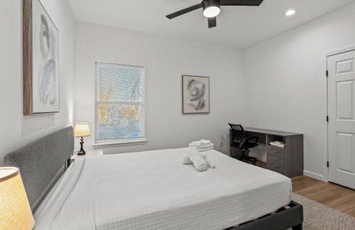 Modern Gem Near Downtown! - Foto 18