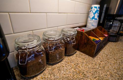 Industrial Escape 2bd 2bath - Photo 20