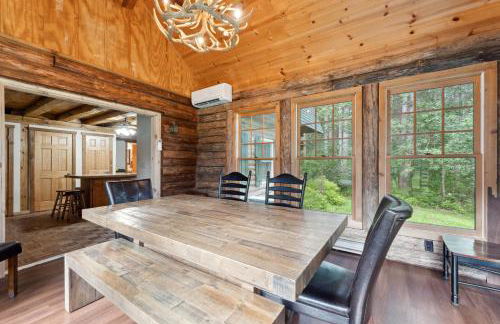8BR 5BA Huge Dog Friendly Log Cabin near Wisconsin Dells and Lake sleeps 25plus - Foto 11
