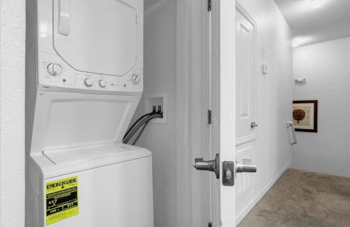 3 Bedrooms S / Lucaya Village Townhouse by RedAwning - Foto 41