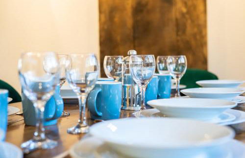 Gloucester-Beautiful 4 Bedroom Cottage-Sleeps 8-Free Parking-Fast Wi-Fi-Work or Leisure - Foto 79