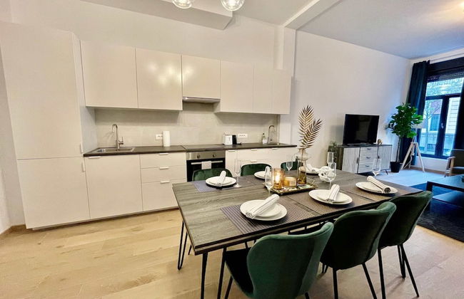 Luxury 2BR 2BA Near Fashion District by Oneluxstay - Foto 9