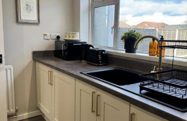 Spacious house for 7 - Ideal for Solihull NEC - Work and Family Groups - Photo 16