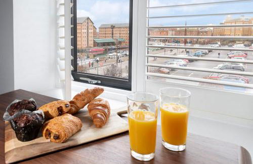 Elliot Oliver - Loft Style 2 Bedroom Apartment With Parking In The Docks - Foto 26