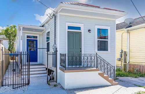 Spring Festival Stay Mid-City w Pool Balcony - Foto 2