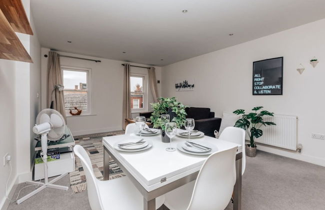 Central Modern Flat Sleeps 6 - Dedicated Parking - From 125 Per Night - Foto 18