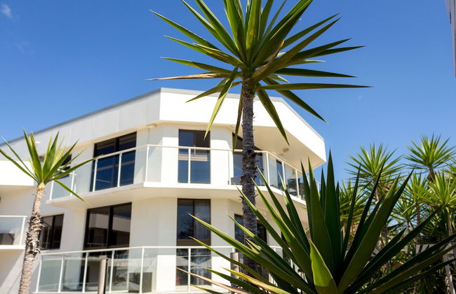 Bayview Beachfront Apartments, in town right on the beach - Foto 71