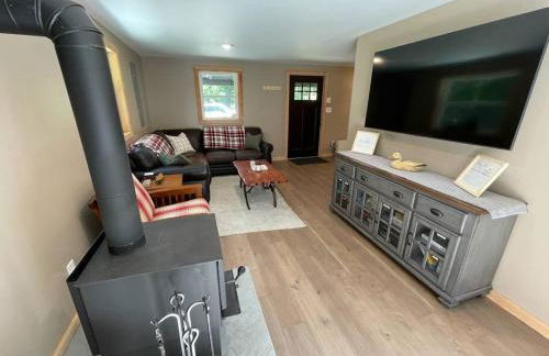 Private Cottage with Hot Tub in the Woods - Foto 13