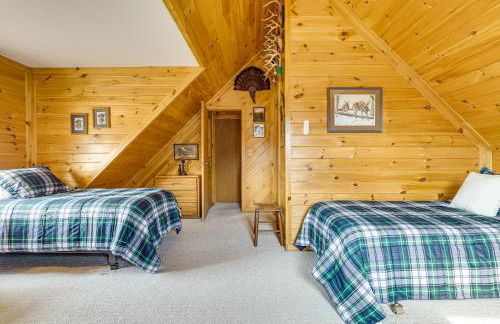 Log Cabin with Pond and Trail Access in Almond! - Foto 23