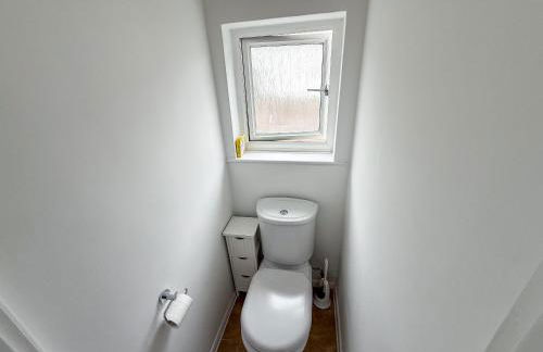 Bassetts House - Spacious! - Sleeps 7 - Close to PRUH Hospital - Free Parking - Photo 25