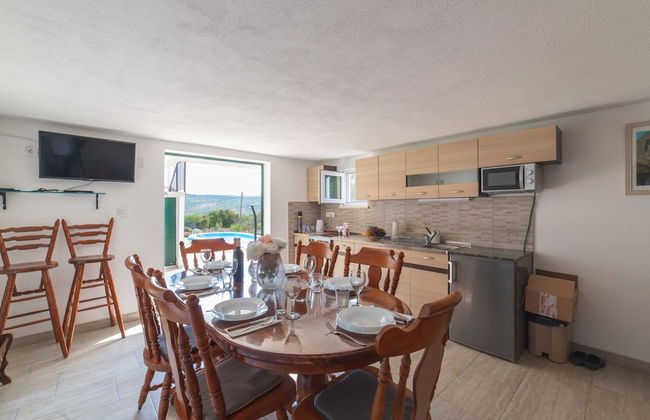 Serene Retreat Holiday Home With Pool - Foto 7