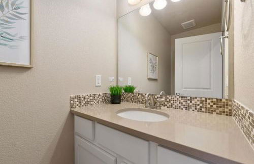 Urban Oasis near Breweries & Old Town - Free Bikes - Foto 24