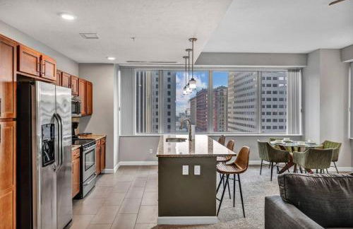 SkyTower 2BD | Parking Available | Downtown - Photo 20