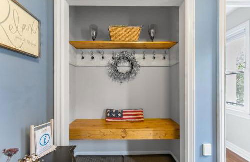 Colonial Cottage with Hot Tub & Sauna-Family Friendly - Photo 7