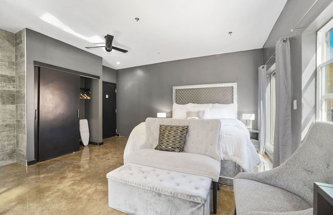 Outstanding En Suite Studio - Photo 11