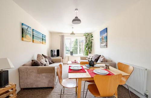 2 Bed Flat - Sleeps 4 - Pets - Parking - Garden - Foto 2
