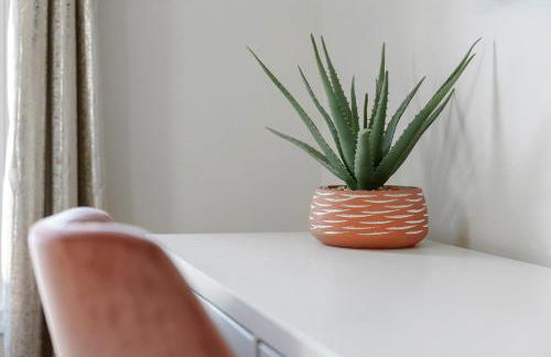 Cozy escape with Hot Tub, ideal for family & friends - Photo 13