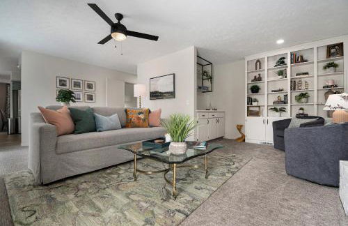 Central Family Oasis with Hot Tub & Fenced Yard - Foto 37