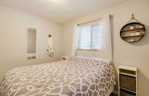 Lakefront Sunrise Beach Home with Private Dock! - Foto 10