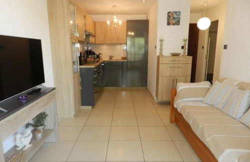 Appartement Moderne 2 pièces à Bormes - Terrasse et Parking - FR-1-251-925 - Foto 2