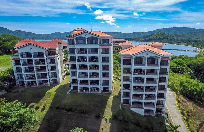 Fifth-Floor Condo with Breathtaking Ocean Views, Stylish Interior & Prime Location Near Flamingo Beach - Foto 36