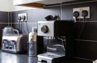 Modern And Vibrantly Designed Apartment - Foto 19