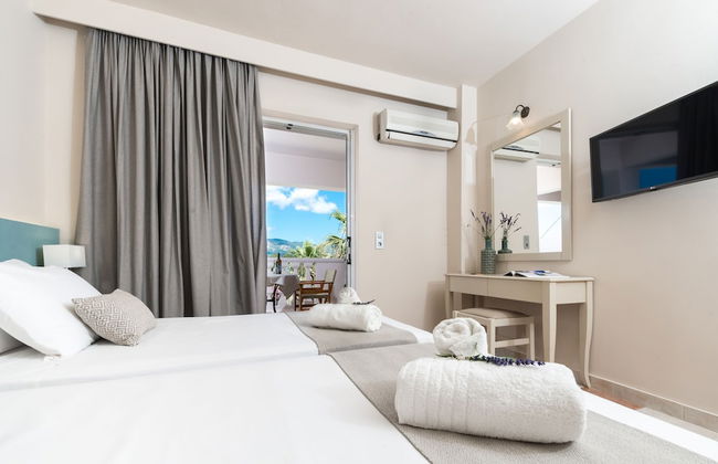 Ilios Hotel - Photo 4