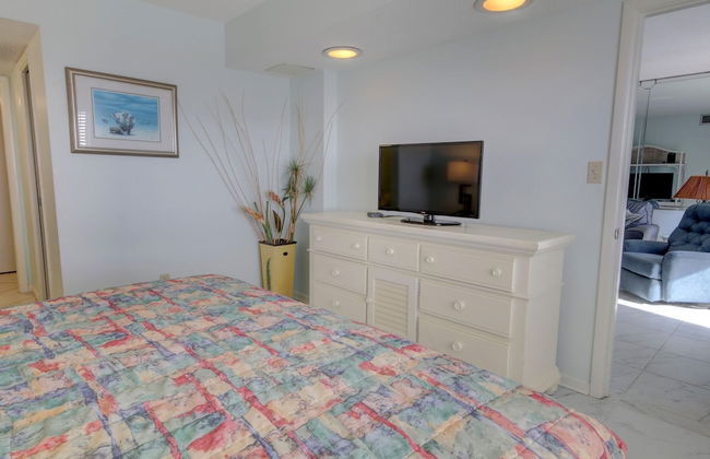 262 El Matador 2 Bedroom Condo by RedAwning - Photo 4