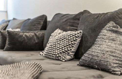 Leeds Elegant Central Flat - Sleeps 8 - View City Centre - Foto 33