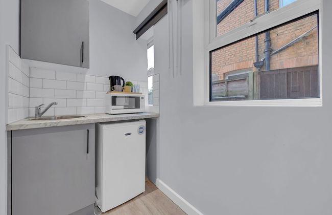 Serviced Ensuite Room In West Drayton London UB7 - Photo 8