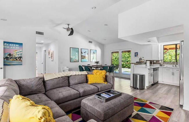 Poolside Palm Springs Paradise - Foto 25