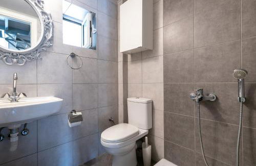 Traditional Stone House - Photo 13