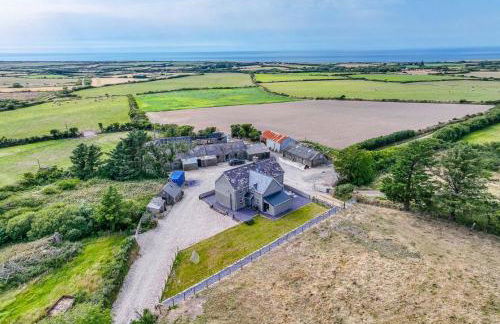 Brynhynog-Fawr - Photo 1