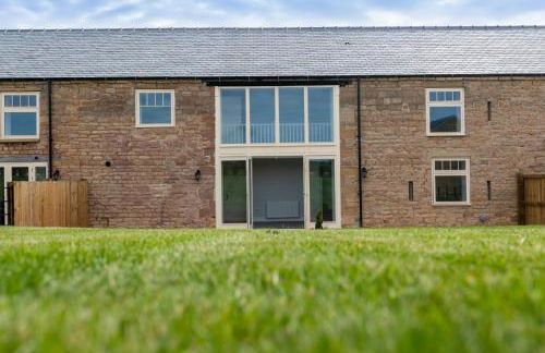 La Roche-Barn with hot tub on the Welbeck estate - Photo 1