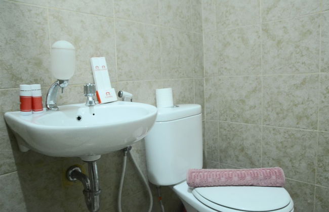 Simply Studio Room at Grand Serpong Apartment By Travelio - Foto 11