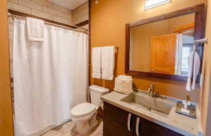 Chimmi House - Waterfront 3-Bedroom, 3-Bathroom Suite at REAL Watersports - Foto 11