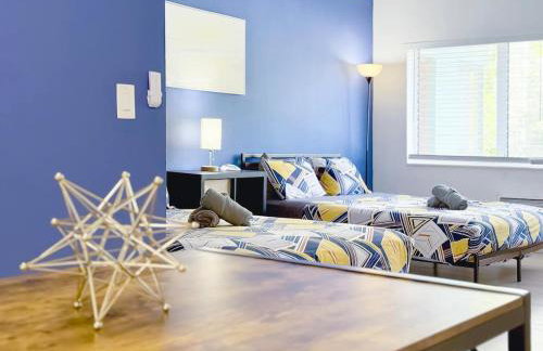 1BR Miami Beach Apt with King plus 2 Queens & Parking - Photo 7