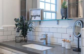 Angel&Rose Universal Hollywood Heated Pool House King Bed - Foto 25